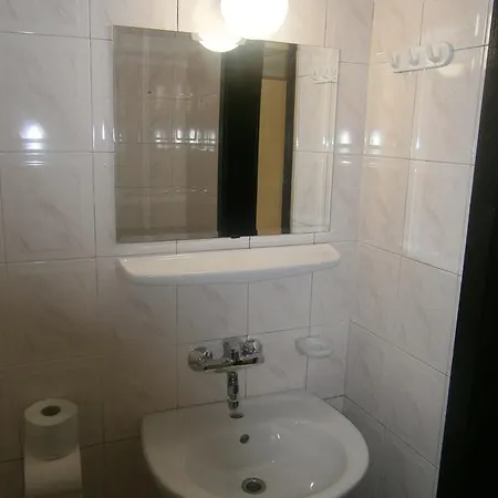 Hotel Ariana 3*